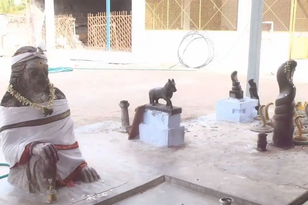 Arulmigu Kuppiyannaswamy And Selvakumarsamy Temple, Thukatchi 60 Velampalayam, 60velampalayam - 638104 அருள்மிகு குப்பியண்ணசுவாமி மற்றும் செல்வகுமாரசாமி திருக்கோயில், துக்காச்சி, 60 வேலம்பாளயம் - 638104, Erode - Ancient Temple Architecture and History Image 3