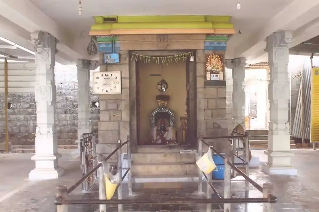 Arulmigu Kuppiyannaswamy And Selvakumarsamy Temple, Thukatchi 60 Velampalayam, 60velampalayam - 638104 அருள்மிகு குப்பியண்ணசுவாமி மற்றும் செல்வகுமாரசாமி திருக்கோயில், துக்காச்சி, 60 வேலம்பாளயம் - 638104, Erode - Ancient Temple Architecture and History Image 4