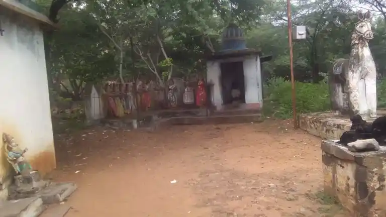 Arulmigu Kurathimalai Ayyanar Temple, Malligaipatti - 621305 Arulmigu Kurathimalai ayyanar Temple, Malligaipatti - 621305, Thiruchirappalli - Ancient Temple Architecture and History Image 2