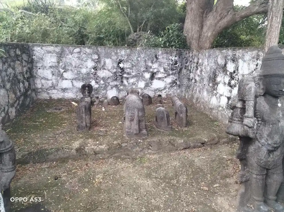 Arulmigu Kurichi Parai Kandan Sastha Temple, Aaladi, Ananthapuram - 629851 Arulmigu Kurichi Parai Kandan Sastha Temple, Aaladi, அனந்தபுரம் - 629851, Kanyakumari - Ancient Temple Architecture and History Image 4