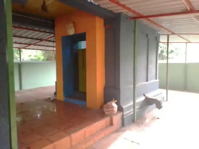 Arulmigu Kurumbai Iyyanar Temple, Karukai - 607303 அருள்மிகு குரும்பை ஐயனார் திருக்கோயில், Karukai - 607303, Cuddalore - Ancient Temple Architecture and History Image 4