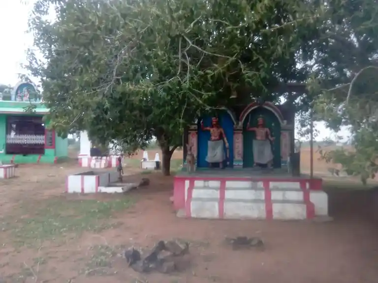 Arulmigu Kurumbanda Iyyanar Temple, Singakodendal Kanmaai, K.Marudhapuram - 627756 அருள்மிகு குறும்படை அய்யனார் திருக்கோயில், Singakodendal Kanmaai, K.Marudhapuram - 627756, Tenkasi - Ancient Temple Architecture and History Image 4