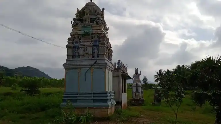 Arulmigu Kurumichi Ayyanar Temple, Chokkampatti - 625103