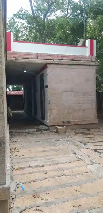 Arulmigu Kurumpadi Ayyanar Temple, Ayyanarkulam - 625532 அருள்மிகு குரும்பாடி அய்யனார் திருக்கோயில், அய்யனார்குளம் - 625532, Madurai - Ancient Temple Architecture and History Image 3