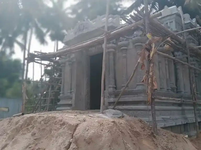 Arulmigu Kurumpatti Selliyamman Temple, Gundalapatti - 635101 அருள்மிகு குரும்பட்டி செல்லியம்மன் திருக்கோயில், குண்டலபட்டி - 635101, Krishnagiri - Ancient Temple Architecture and History Image 4