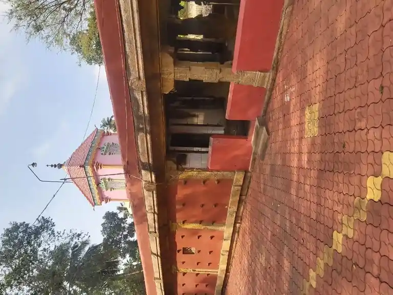 Arulmigu Kurunpetti Bhagavathiamman Temple, Marthandam, Nalloor - 629165 அருள்மிகு குறும்பேற்றி பகவதியம்மன் திருக்கோயில், Marthandam, Nalloor - 629165, Kanyakumari - Ancient Temple Architecture and History Image 4