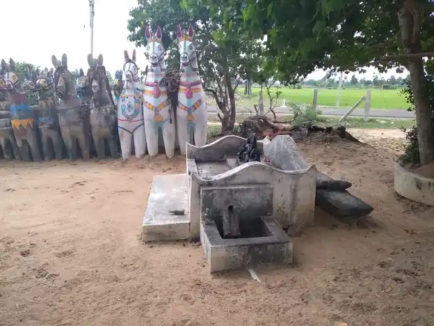 Arulmigu Kurunthudaiya Ayyanar Temple, Panniyur - 622204