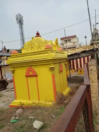 Arulmigu Kurunthudaiya Ayyanar Temple, Pudukkottai - 622001 அருள்மிகு குருந்துடைய அய்யனார் திருக்கோயில், Pudukkottai, புதுக்கோட்டை நகர் - 622001, Pudukkottai - Ancient Temple Architecture and History Image 5