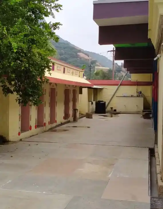 Arulmigu Kurunthudaiya Ayyanar Temple, Thirukkalapatti - 630211 அருள்மிகு. குறிஞ்சடை அய்யனார் திருக்கோயில், Thirukkalapatti - 630211, Sivagangai - Ancient Temple Architecture and History Image 3