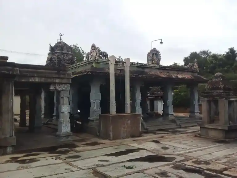 Arulmigu Kurunthudaya Ayyanar Temple, Aranmanaipatti - 622503 அரண்மனைப்பட்டி அருள்மிகு குருந்துடைய அய்யனார் திருக்கோயில், அரண்மனைப்பட்டி - 622503, Pudukkottai - Ancient Temple Architecture and History Image 2