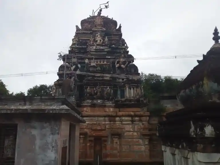 Arulmigu Kurunthudaya Ayyanar Temple, Aranmanaipatti - 622503 அரண்மனைப்பட்டி அருள்மிகு குருந்துடைய அய்யனார் திருக்கோயில், அரண்மனைப்பட்டி - 622503, Pudukkottai - Ancient Temple Architecture and History Image 4