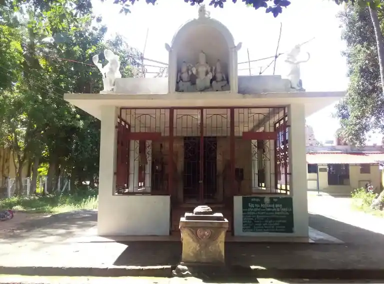 Arulmigu Kurunthudaya Ayyanar Temple, Sonapettai - 614403