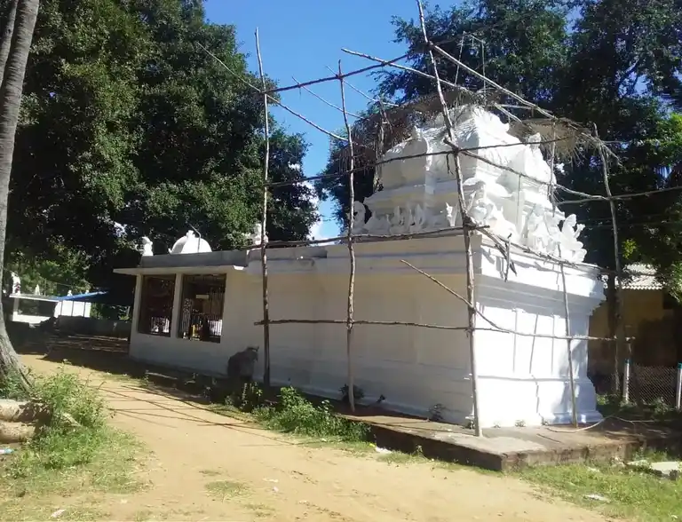 Arulmigu Kurunthudaya Ayyanar Temple, Sonapettai - 614403 அருள்மிகு குருந்துடைய அய்யனார் திருக்கோயில், Sonapettai - 614403, Thiruvarur - Ancient Temple Architecture and History Image 2