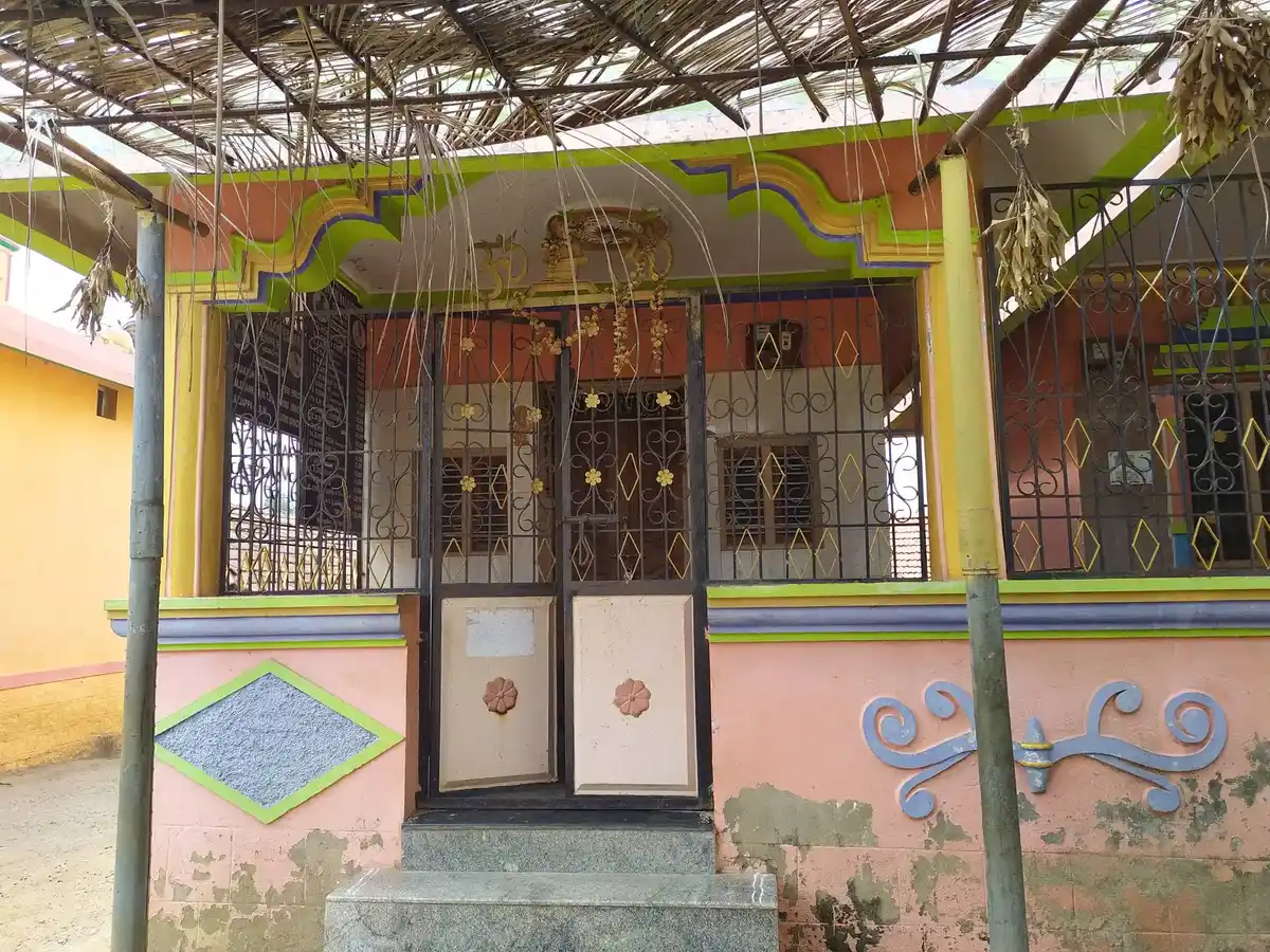 Arulmigu Kurupatti Basuveswarar Temple, Saragapalli - 635114 Temple