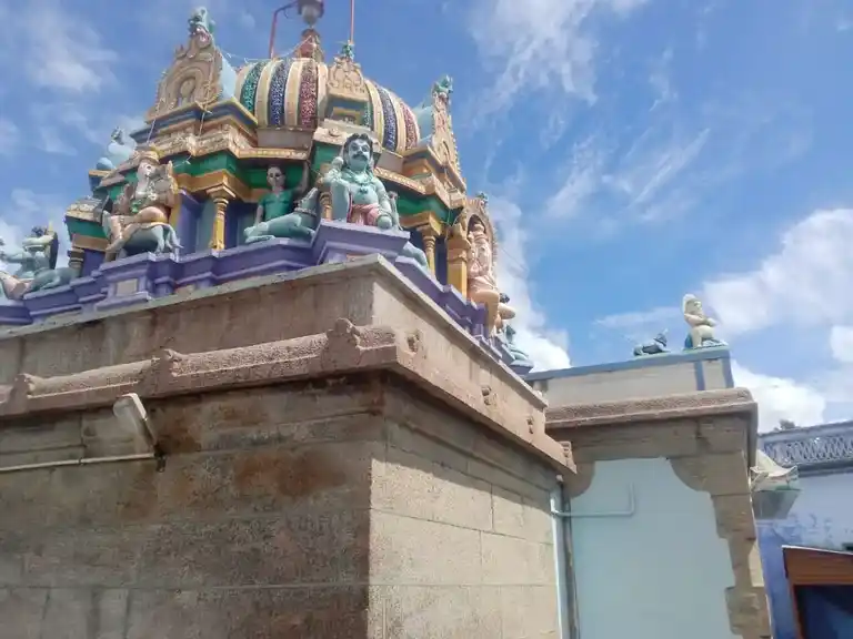 Arulmigu Kuruvapillayar Temple, Thenkarai, Periyakulam - 625601 Arulmigu Kuruvapillayar Temple, Thenkarai, Periyakulam - 625601, Theni - Ancient Temple Architecture and History Image 3