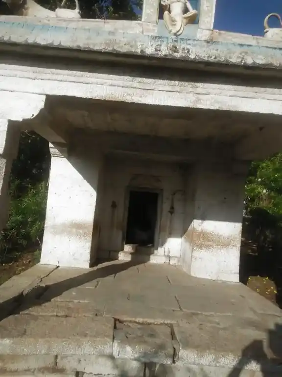 Arulmigu Kuthaiyyanar Temple, Pullambadi - 621712 கூத்தய்யனாா், Pullambadi - 621712, Thiruchirappalli - Ancient Temple Architecture and History Image 3