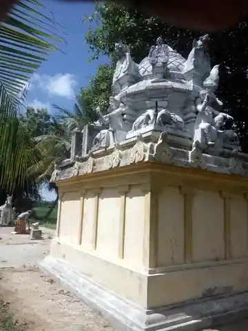 Arulmigu Kuthandavar Temple, Radhanaillur - 609114 அருள்மிகு கூத்தாண்டவர் திருக்கோயில், Rathanaillur - 609114, Mayiladuthurai - Ancient Temple Architecture and History Image 4
