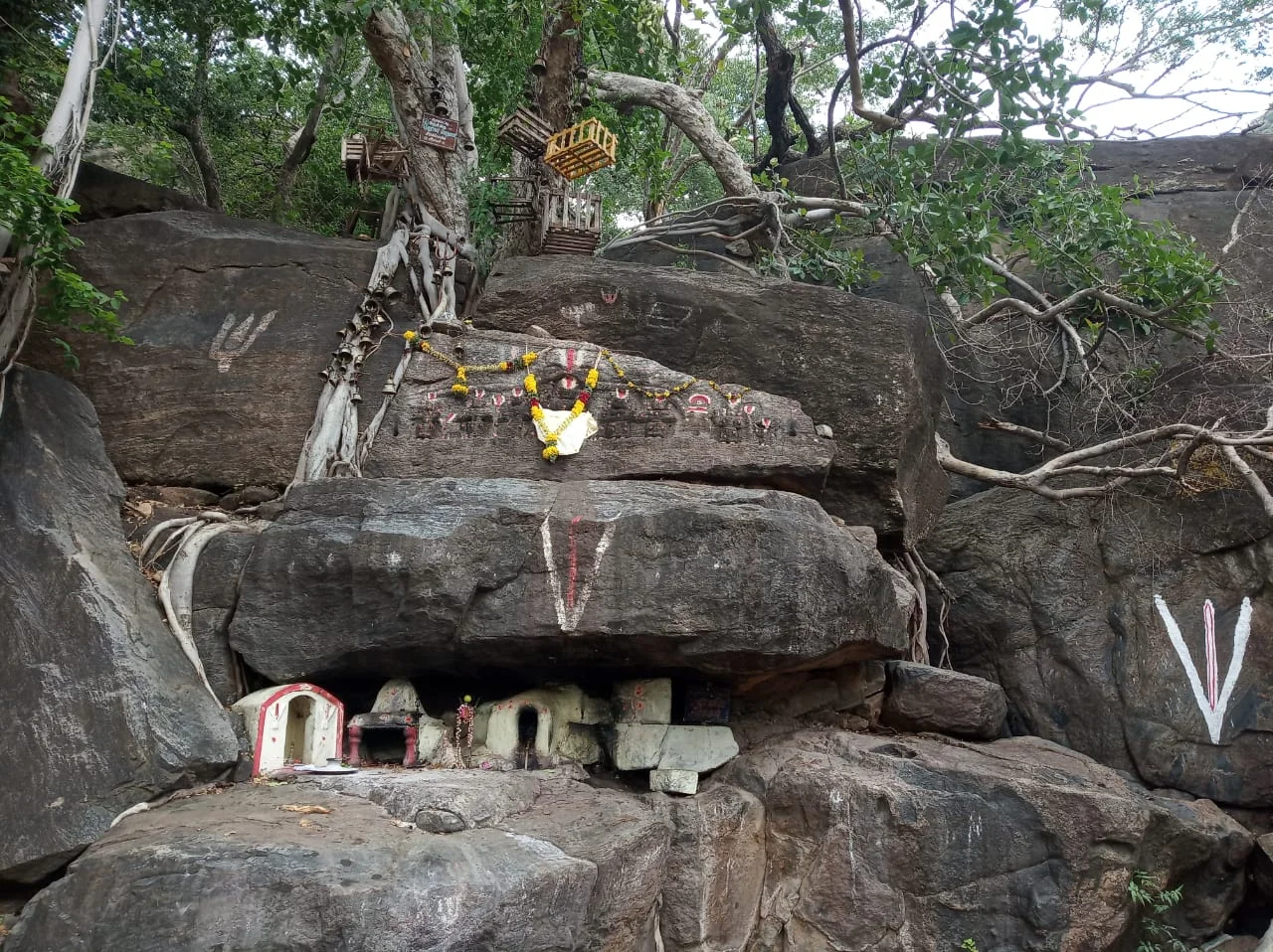 அருள்மிகு முத்துராயப் பெருமாள் திருக்கோயில், Maravapatti - 625536 - Main View