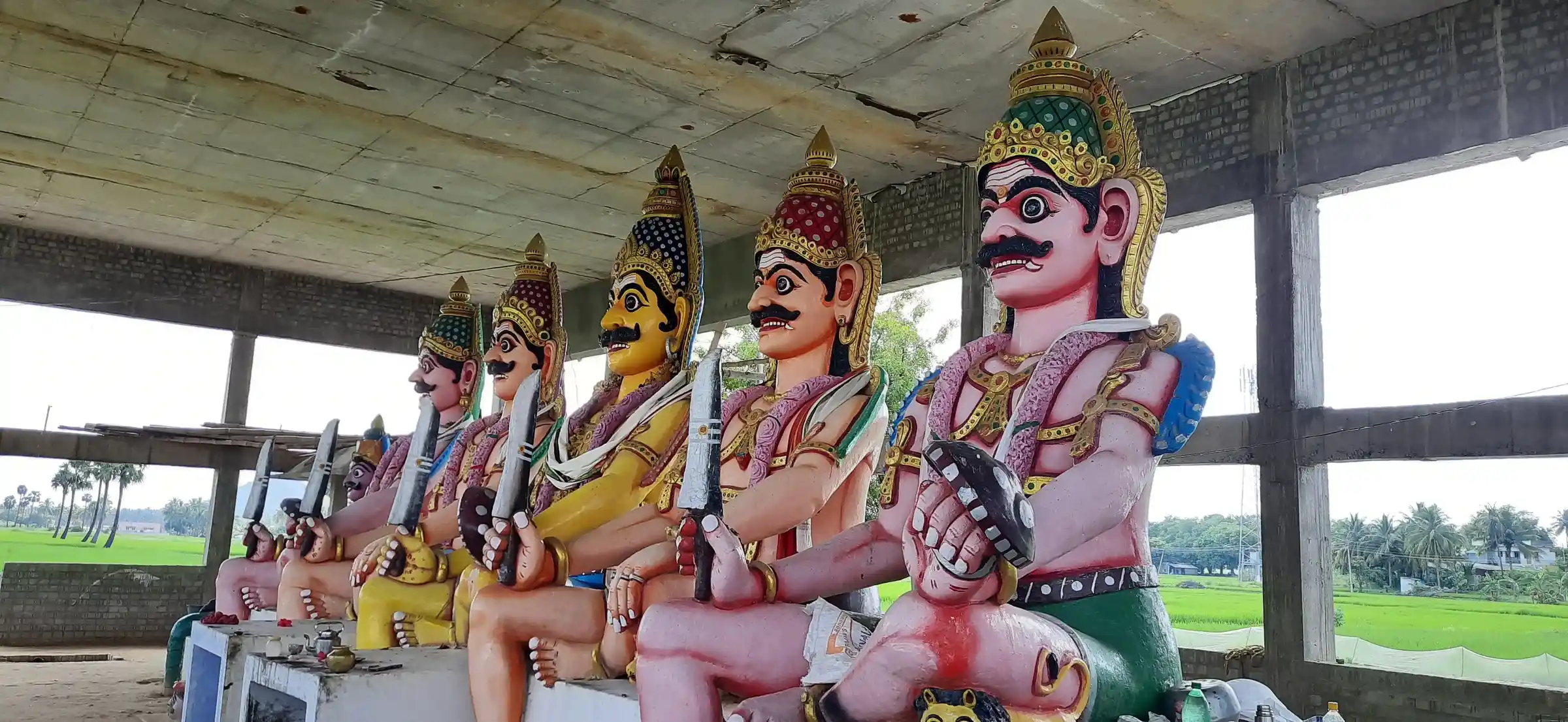 Arulmigu Kuttai Muniyappan Temple, Kesarimangalam - 638311 Temple