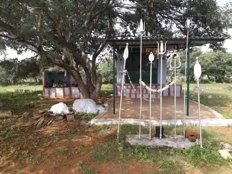 Arulmigu Kuttaikarupparayasamy Temple, Perunthozuvu - 641604