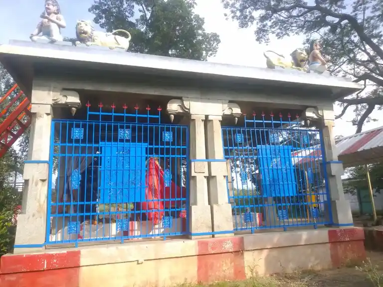 Arulmigu Kuval Mariamman Temple, Balajangamanahalli - 636807 அருள்மிகு கூவல் மாரியம்மன் திருக்கோயில், Balajangamanahalli - 636807, Dharmapuri - Ancient Temple Architecture and History Image 4