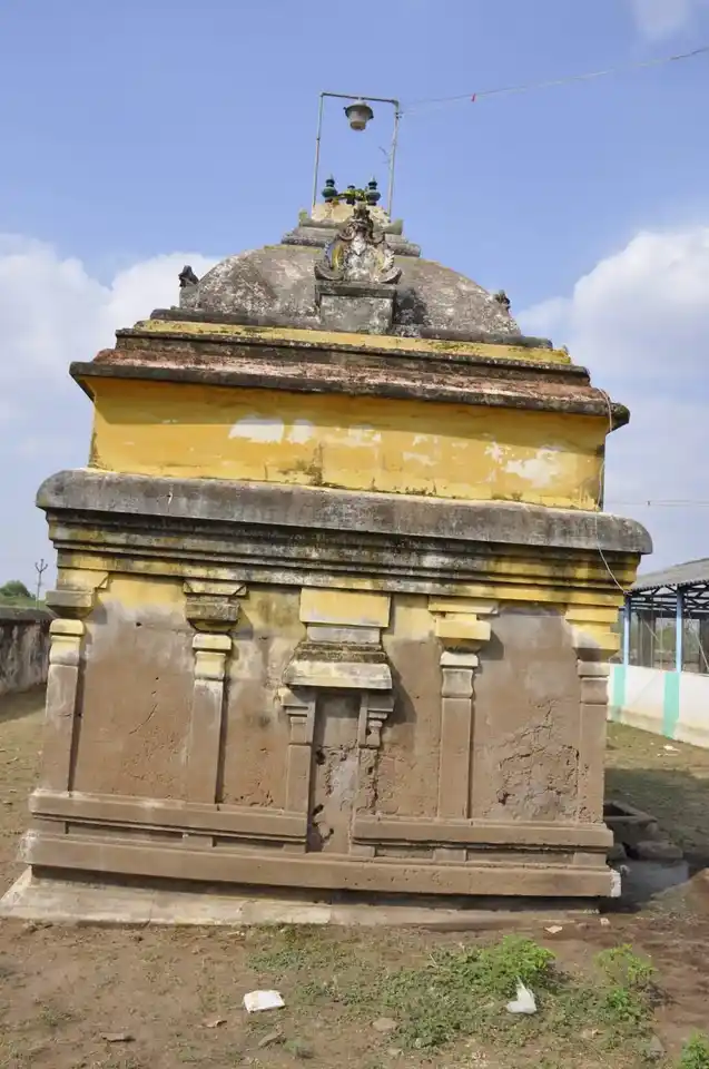 Arulmigu Kuvalathadanganni Amman Temple, Rathanur - 623401 அருள்மிகு குவளந்தடங்கன்னியம்மன் திருக்கோயில், Rathanur - 623401, Ramanathapuram - Ancient Temple Architecture and History Image 2
