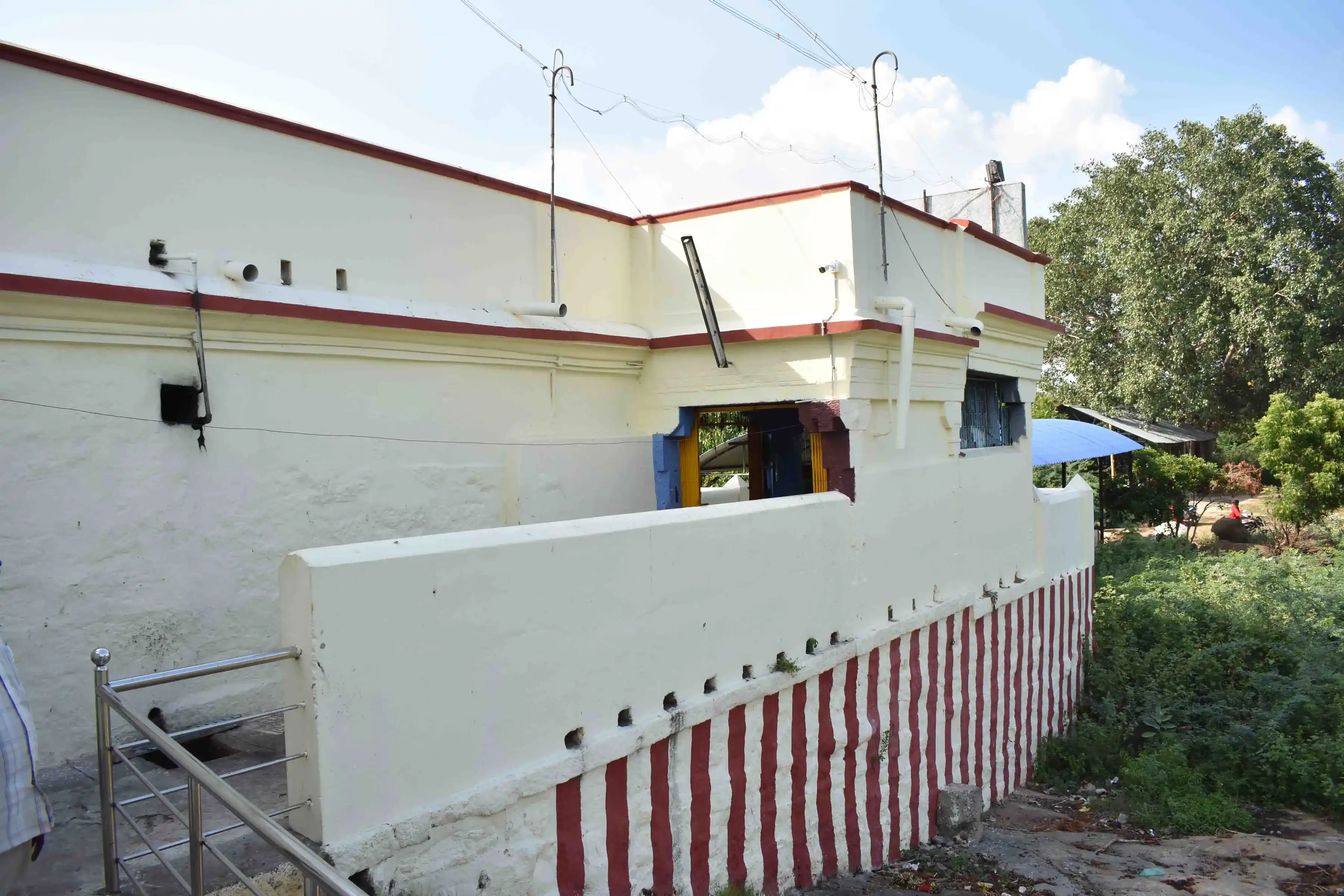 Arulmigu Kuzhumayi Amman Temple, Thiruchirappalli - 620017 Arulmigu Kuzhumayi Amman Temple, Thiruchirappalli - 620017, Thiruchirappalli - Ancient Temple Architecture and History Image 4
