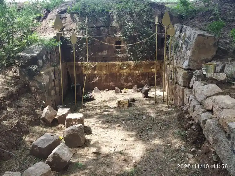 Arulmigu Kuzhumi Karuppuswamy Temple, Pazhuvanji - 621305 Arulmigu Kuzhumi Karuppuswamy Temple, Pazhuvanji - 621305, Thiruchirappalli - Ancient Temple Architecture and History Image 4