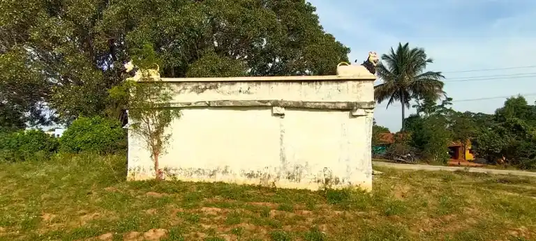 Arulmigu Laalikal Thimmarayaswamy Temple, Udhanapalli, Laalikal - 635119 Arulmigu Laalikal Thimmarayaswamy Temple, Udhanapalli, Laalikal - 635119, Krishnagiri - Ancient Temple Architecture and History Image 3
