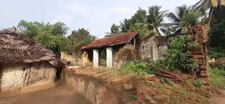 Arulmigu Lakhsmi Narayana Perumal Temple, Korkai - 609203 அருள்மிகு லெட்சுமி நாராயண பெருமாள் திருக்கோயில், Korgai - 609203, Mayiladuthurai - Ancient Temple Architecture and History Image 3