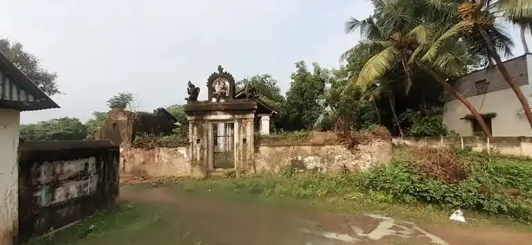 Arulmigu Lakhsmi Narayana Perumal Temple, Korkai - 609203 அருள்மிகு லெட்சுமி நாராயண பெருமாள் திருக்கோயில், Korgai - 609203, Mayiladuthurai - Ancient Temple Architecture and History Image 4