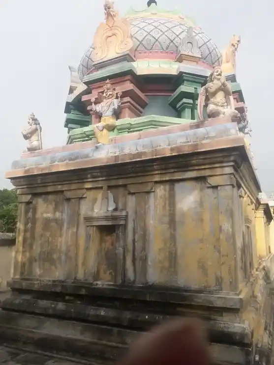 Arulmigu Lakhsminarayana Perumal Temple, Kaduvangudi, Kaduvangudi - 609205 அருள்மிகு லெஷ்மி நாராயண பெருமாள் ஆலயம், Kaduvangudi, Kaduvangudi - 609205, Mayiladuthurai - Ancient Temple Architecture and History Image 4