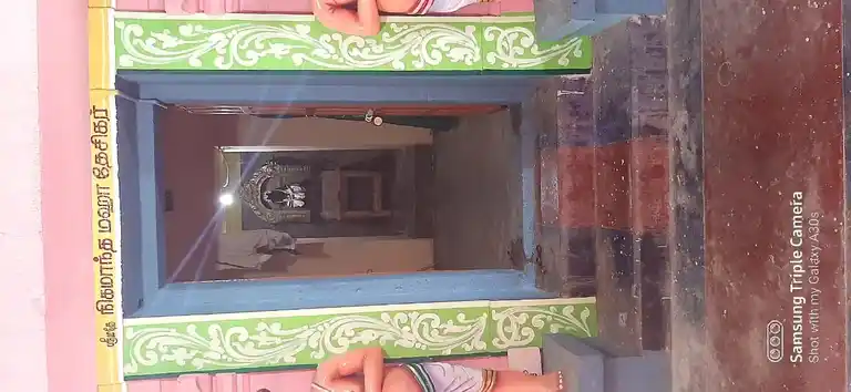 Arulmigu Lakhsminarayanaperumal Temple, Athur - 609204 அருள்மிகு லெஷ்மி நாராயண பெருமாள் திருக்கோயில், Athur - 609204, Mayiladuthurai - Ancient Temple Architecture and History Image 4