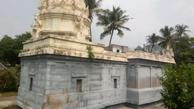 Arulmigu Lakshiminarayanaperumal Temple, Kanniyam - 604304 அருள்மிகு லட்சுமிநாராயணபெருமாள் திருக்கோயில், Kanniyam - 604304, Viluppuram - Ancient Temple Architecture and History Image 2