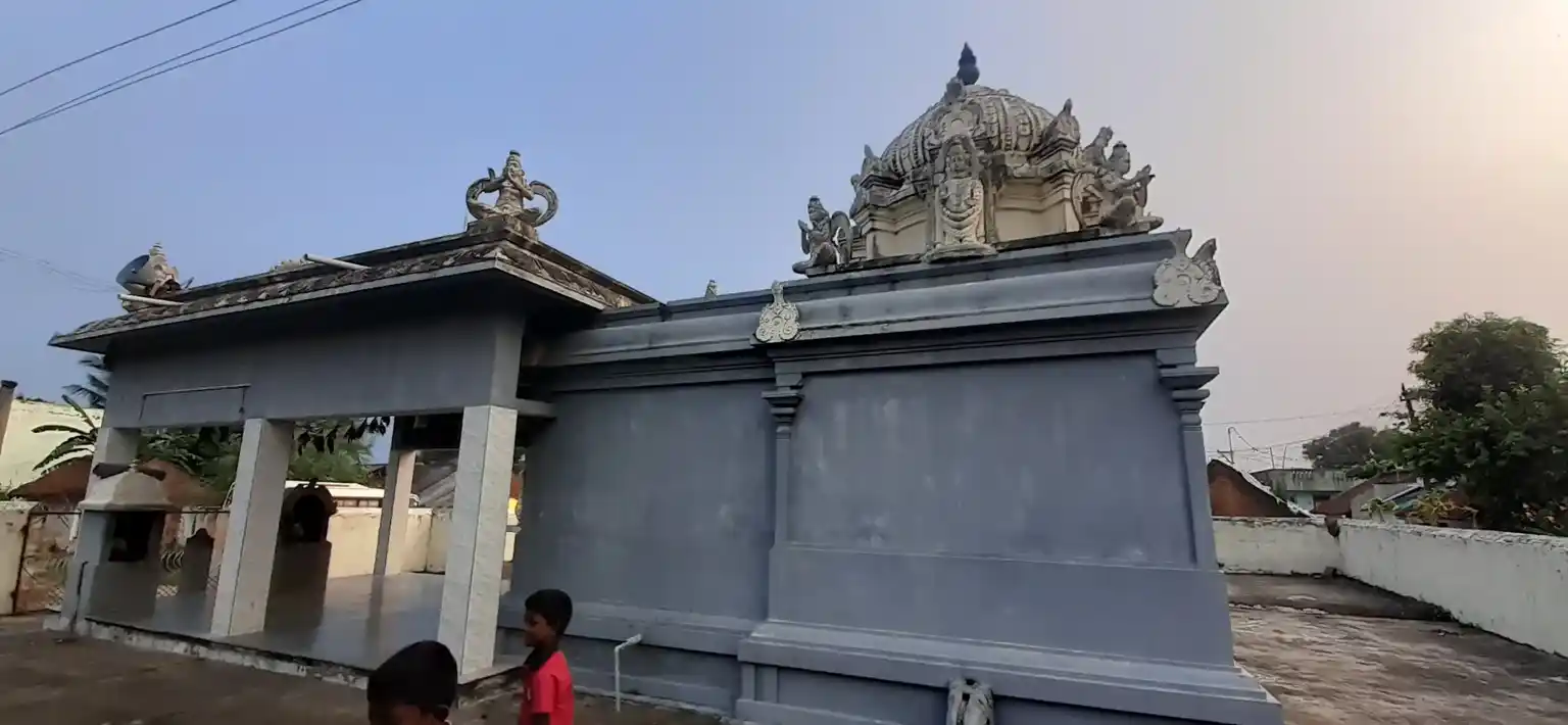 Arulmigu Lakshiminarayanaperumal Temple, Mazhaiyur - 604502 அருள்மிகு லட்சுமிநாராயணப்பெருமாள் திருக்கோயில், Mazhaiyur - 604502, Tiruvannamalai - Ancient Temple Architecture and History Image 4