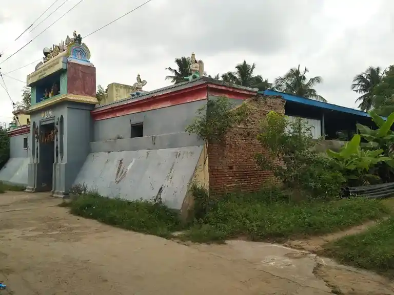 Arulmigu Lakshiminarayanaperumal Temple, Poiyapakkam - 605103 அருள்மிகு லட்சுமிநாராயணப்பெருமாள் திருக்கோயில், Poiyapakkam - 605103, Viluppuram - Ancient Temple Architecture and History Image 3