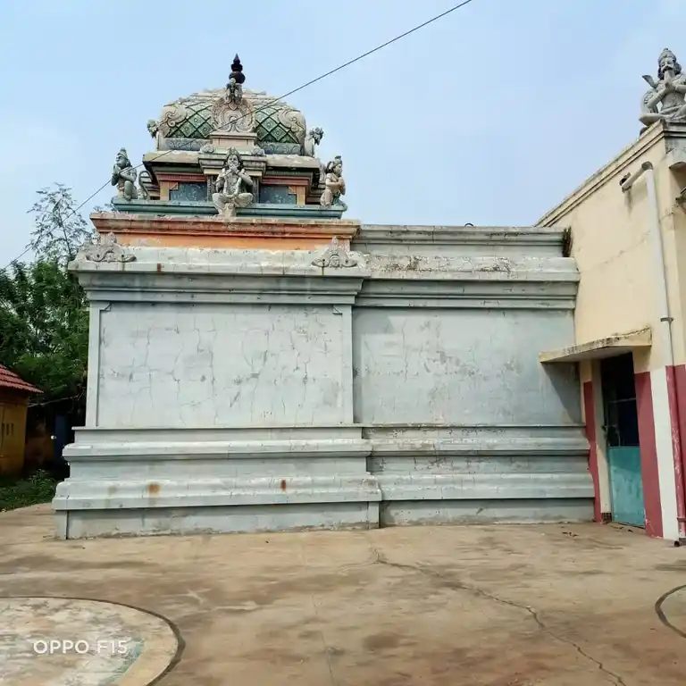 Arulmigu Lakshmi Naarayapperumal Temple, Mandaiyur - 622304 அருள்மிகு லெட்சுமி நாராயண பெருமாள் திருக்கோயில், மண்டையூர் - 622304, Pudukkottai - Ancient Temple Architecture and History Image 3