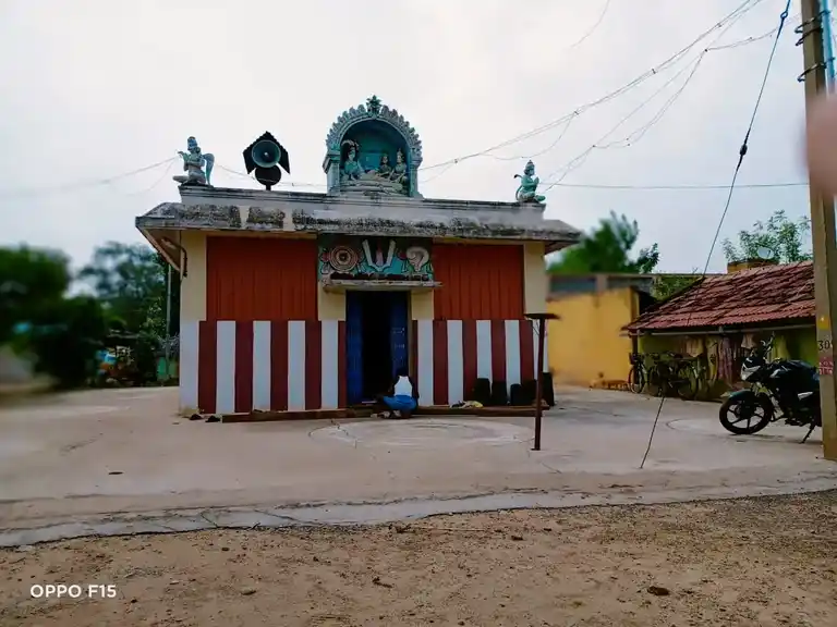 Arulmigu Lakshmi Naarayapperumal Temple, Mandaiyur - 622304 அருள்மிகு லெட்சுமி நாராயண பெருமாள் திருக்கோயில், மண்டையூர் - 622304, Pudukkottai - Ancient Temple Architecture and History Image 5