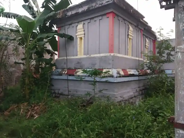 Arulmigu Lakshmi Narasimhaswamy Temple, Vadugasathu - 632301 Arulmigu Lakshmi Narasimhaswamy Temple, Vadugasathu - 632301, Tiruvannamalai - Ancient Temple Architecture and History Image 2