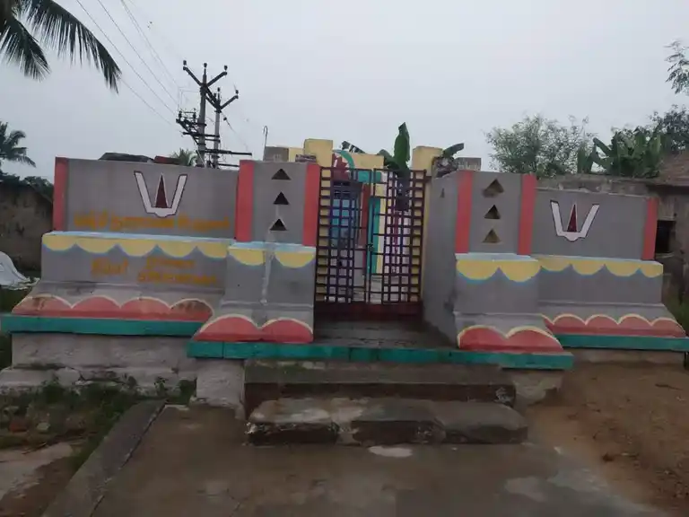 Arulmigu Lakshmi Narasimhaswamy Temple, Vadugasathu - 632301 Arulmigu Lakshmi Narasimhaswamy Temple, Vadugasathu - 632301, Tiruvannamalai - Ancient Temple Architecture and History Image 3