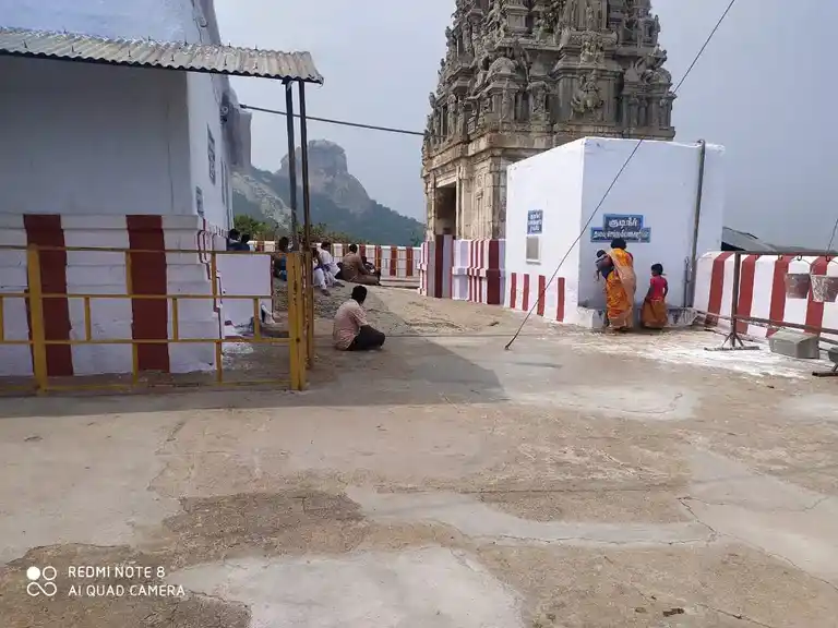 Arulmigu Lakshmi Narasimmaswamy Temple, Sholinghur - 631102 அருள்மிகு லட்சுமி நரசிம்மசுவாமி திருக்கோயில், சோளிங்கர் - 631102, Ranipet - Ancient Temple Architecture and History Image 6