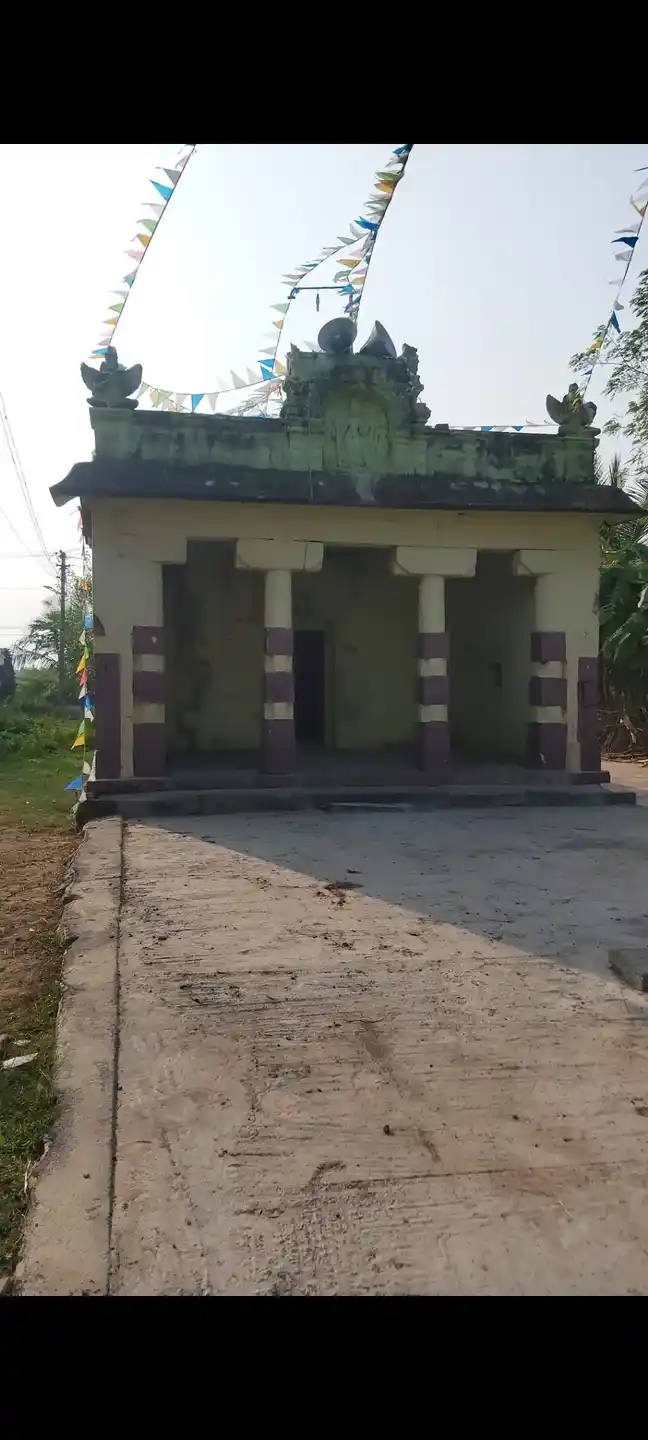 Arulmigu Lakshmi Narayana Perumal Temple, Arrampakkam - 601301 அருள்மிகு லட்சுமிநாராயணப்பெருமாள் திருக்கோயில், ஆரம்பாக்கம் - 601301, Kancheepuram - Ancient Temple Architecture and History Image 3