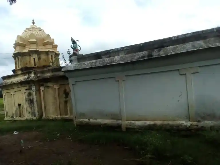Arulmigu Lakshmi Narayana Perumal Temple, Gangavaram - 606751 அருள்மிகு லட்சுமிநாராயணபெருமாள் திருக்கோயில், Gangavaram - 606751, Tiruvannamalai - Ancient Temple Architecture and History Image 2