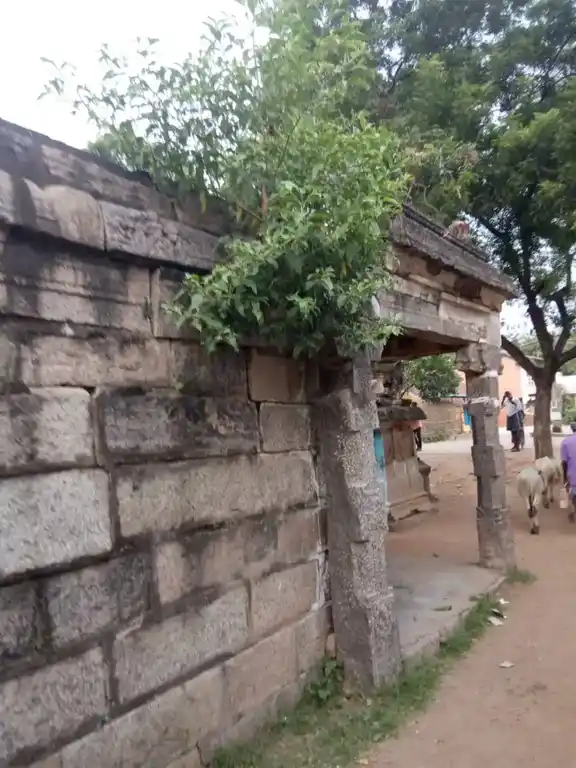 Arulmigu Lakshmi Narayana Perumal Temple, Irundhai - 607204 அருள்மிகு லட்சுமிநாராயணப்பெருமாள் திருக்கோயில், Irundhai - 607204, Kallakurichi - Ancient Temple Architecture and History Image 2