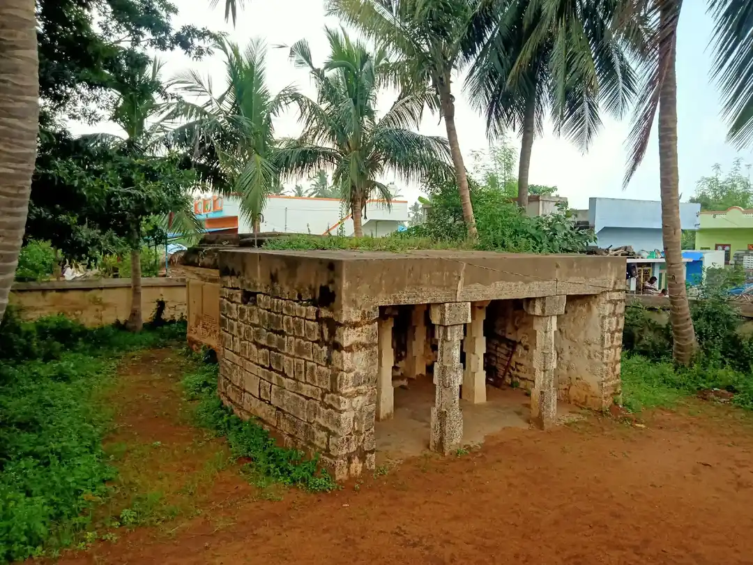 Arulmigu Lakshmi Narayana Perumal Temple, Kaaranur - 606207 அருள்மிகு லட்சுமிநாராயணப்பெருமாள் திருக்கோயில், Kaaranur - 606207, Kallakurichi - Ancient Temple Architecture and History Image 6