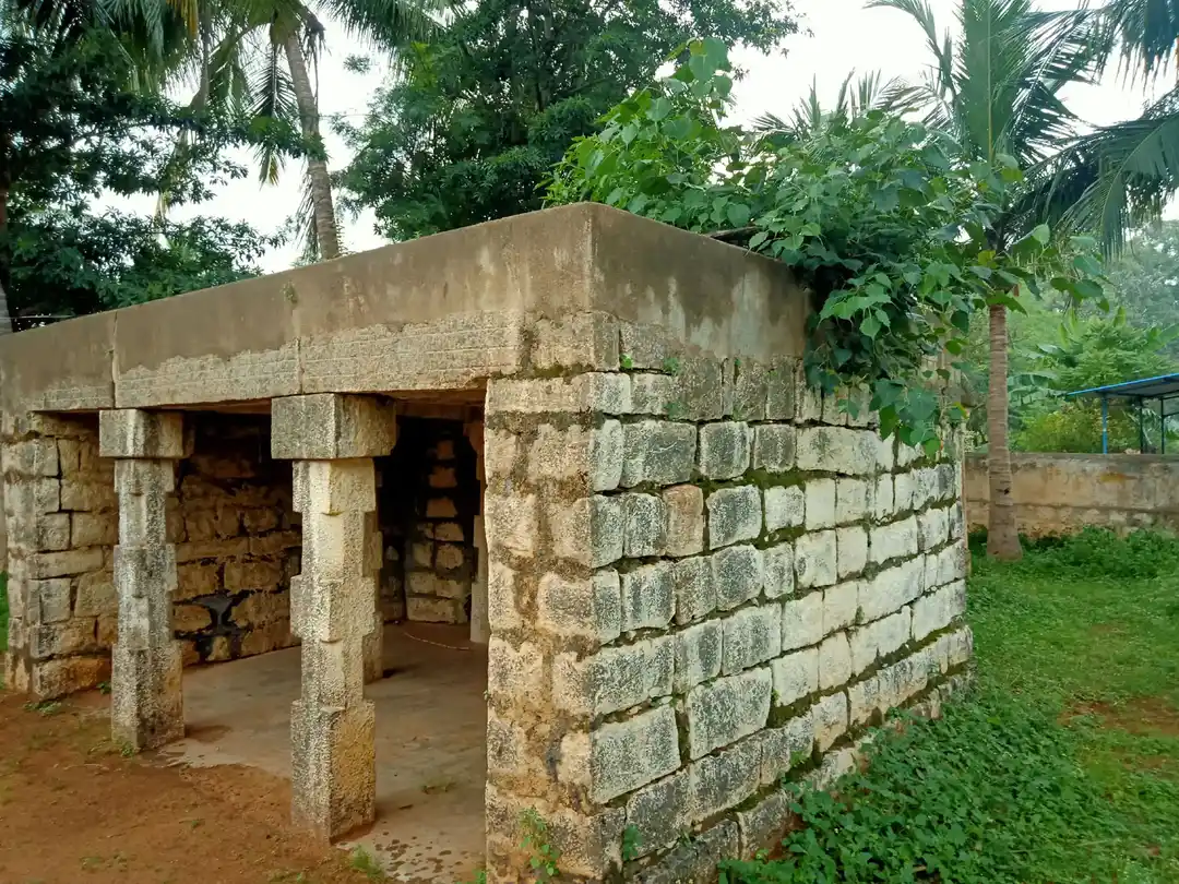 Arulmigu Lakshmi Narayana Perumal Temple, Kaaranur - 606207 அருள்மிகு லட்சுமிநாராயணப்பெருமாள் திருக்கோயில், Kaaranur - 606207, Kallakurichi - Ancient Temple Architecture and History Image 8