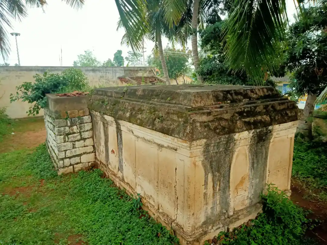 Arulmigu Lakshmi Narayana Perumal Temple, Kaaranur - 606207 அருள்மிகு லட்சுமிநாராயணப்பெருமாள் திருக்கோயில், Kaaranur - 606207, Kallakurichi - Ancient Temple Architecture and History Image 9