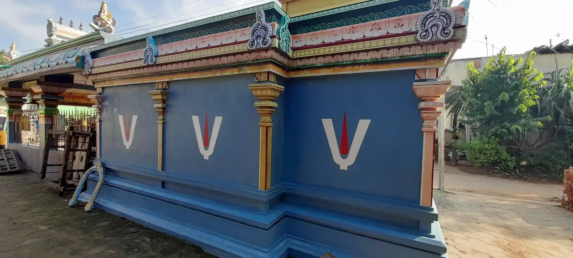 Arulmigu Lakshmi Narayana Perumal Temple, Kalpattu - 603312 அருள்மிகு லெட்சுமி நாராயணப் பெருமாள் திருக்கோயில், Kalpattu - 603312, Chengalpattu - Ancient Temple Architecture and History Image 4