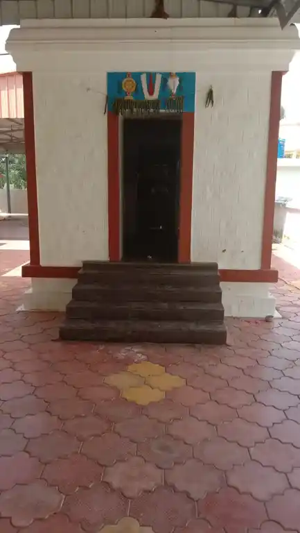 Arulmigu Lakshmi Narayana Perumal Temple, Kannamanaickenur - 642112 அருள்மிகு லட்சுமிநாராயணப்பெருமாள் திருக்கோயில், Kannamanaickenur - 642112, Tiruppur - Ancient Temple Architecture and History Image 2