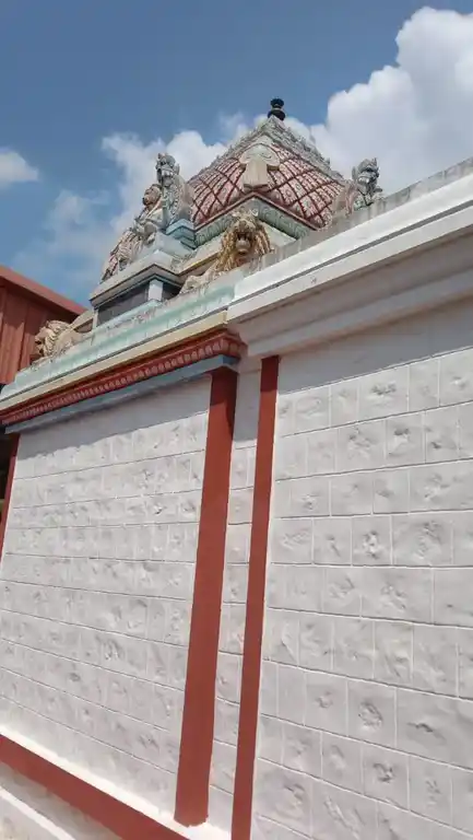 Arulmigu Lakshmi Narayana Perumal Temple, Kannamanaickenur - 642112 அருள்மிகு லட்சுமிநாராயணப்பெருமாள் திருக்கோயில், Kannamanaickenur - 642112, Tiruppur - Ancient Temple Architecture and History Image 4